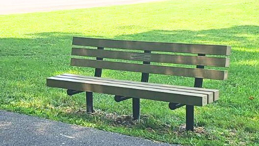 Bench (002)